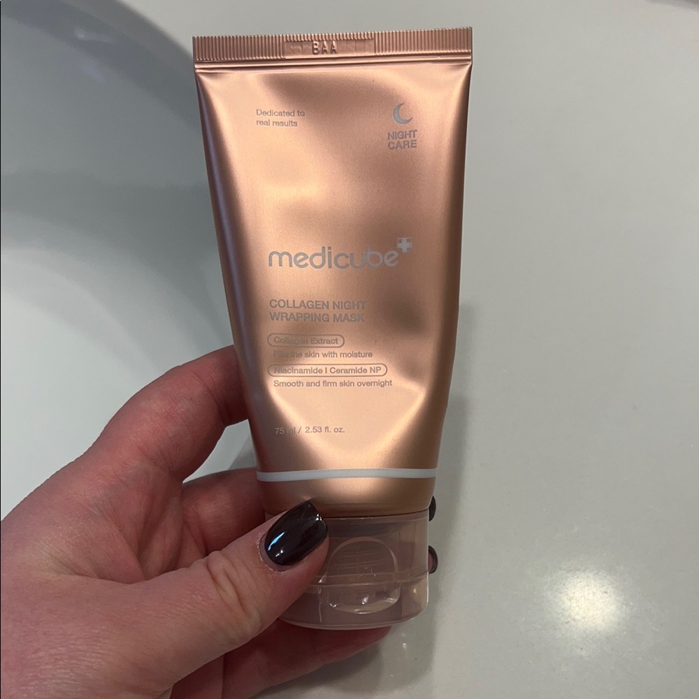 Medicube Collagen Night Wrapping Mask - Gold